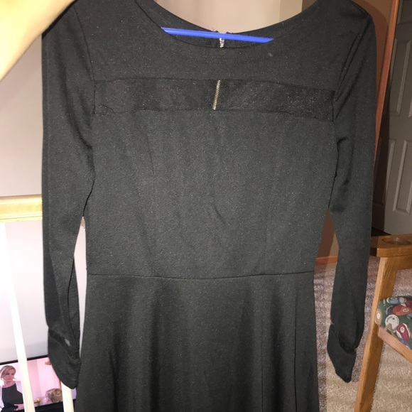 Black long sleeve dress - Picture 3 of 4